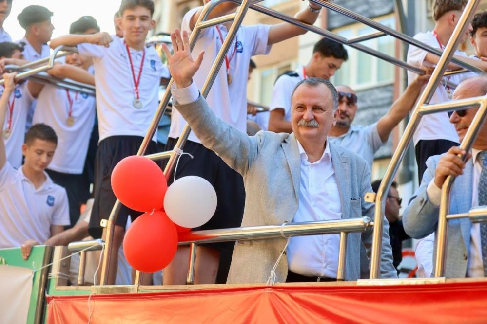 Yunusemre Şampiyon (6)