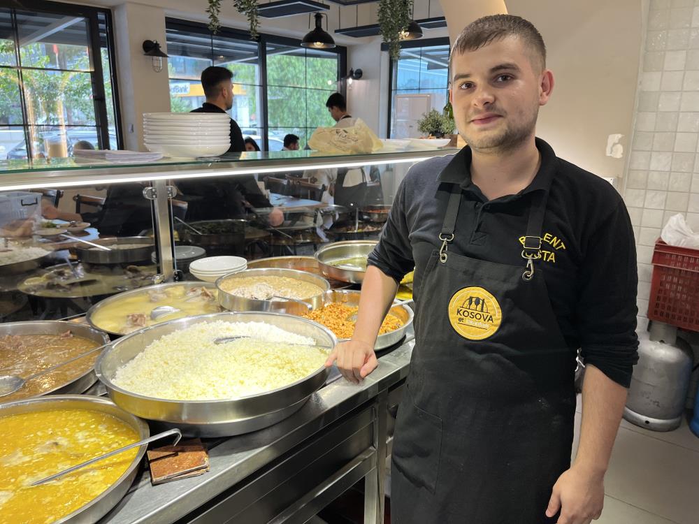 17 Yasindaki Izmirli Asci Ragip Sisko Kolay Para Yok Calismak Ayip Degil (3)