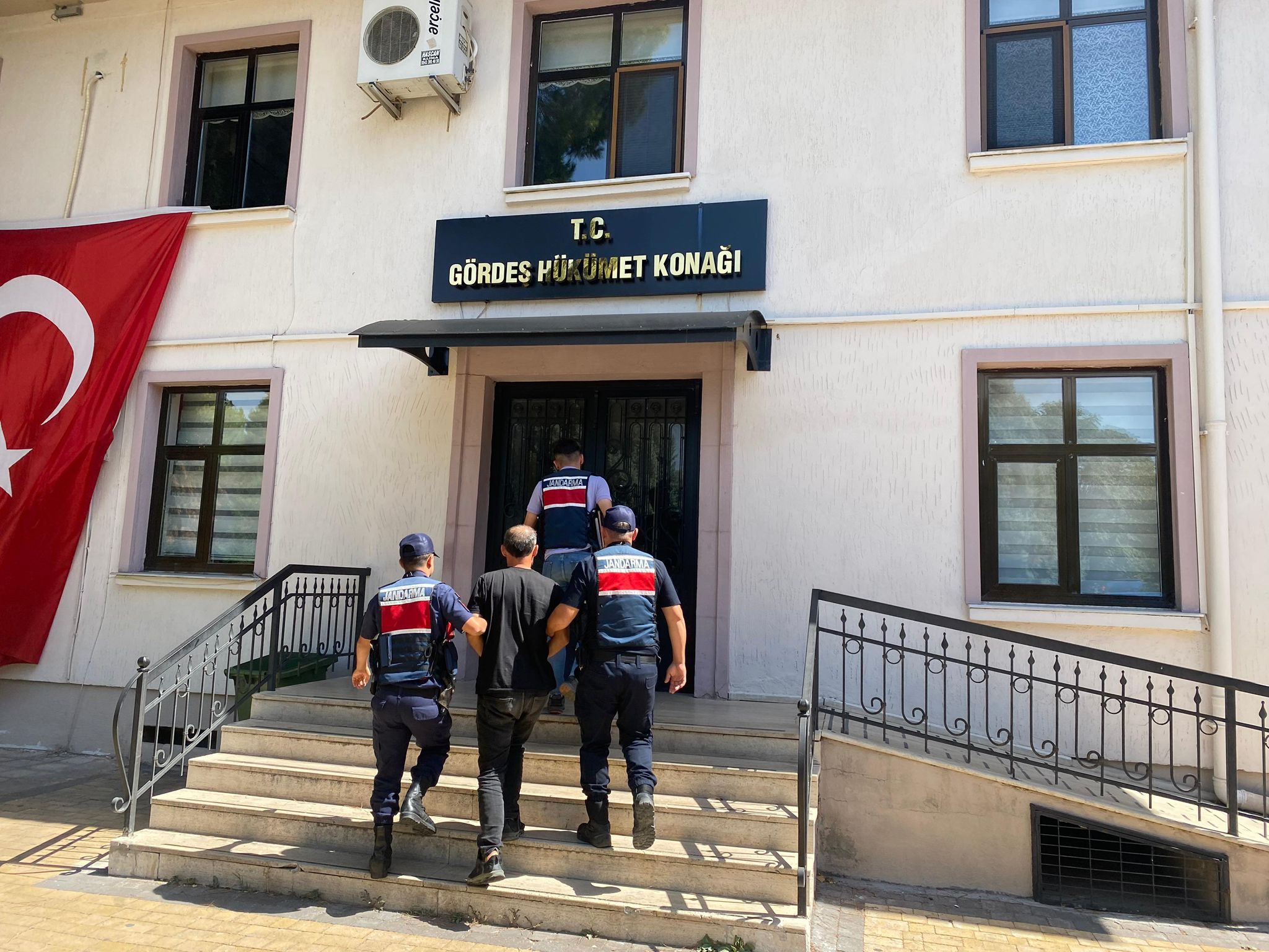 21638E8B 98B0 40E2 B28D 69410156C411