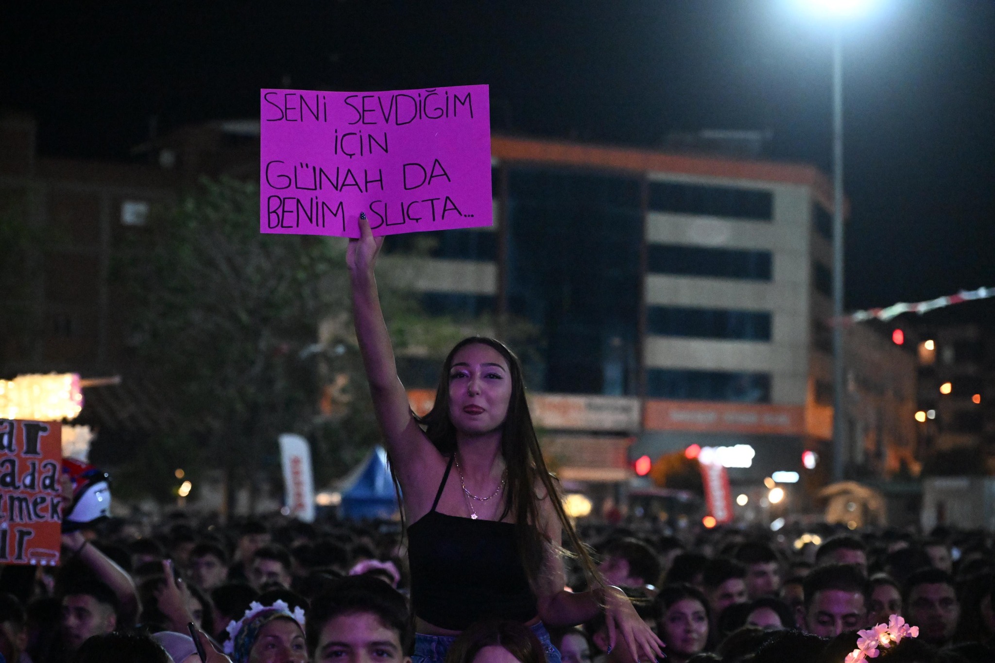 544897520 1194666799368344 3205769971130557969 N