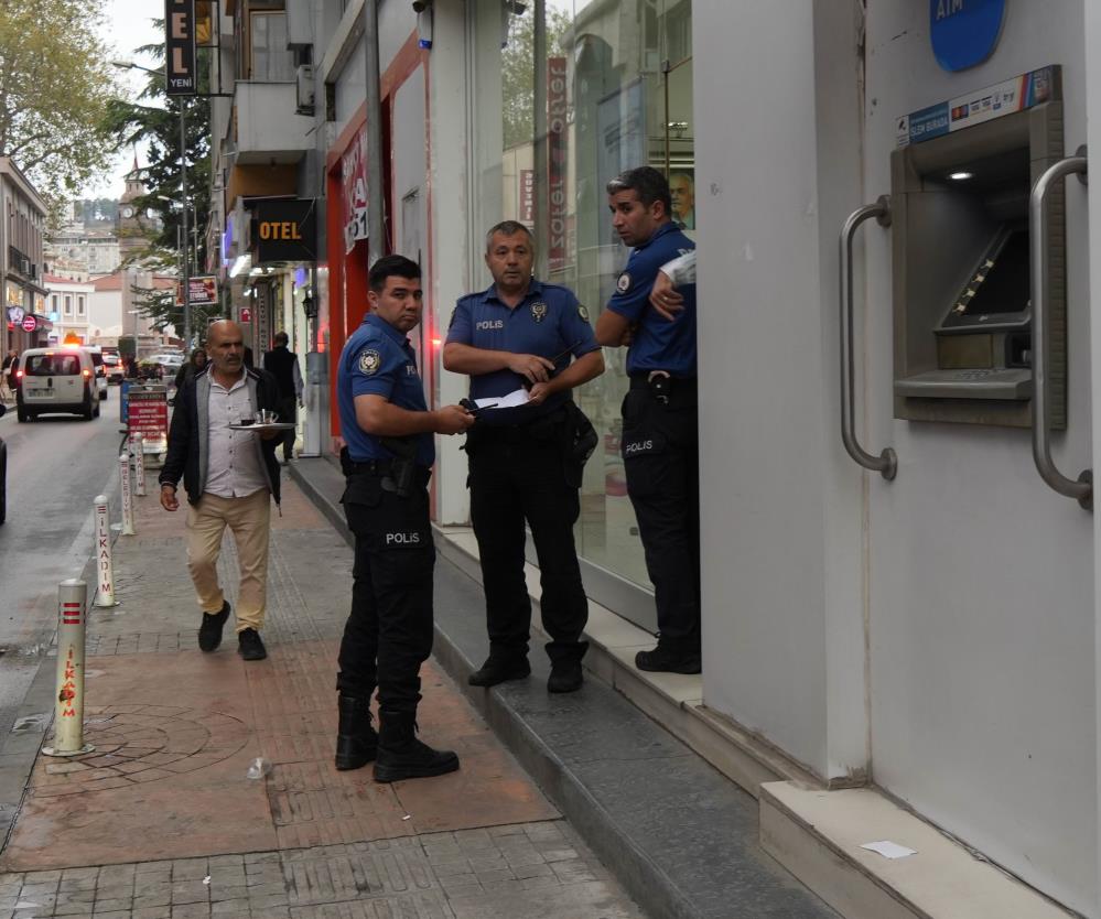 71 Yasindaki Vatandas 170 Bin Tlsini Telefon Dolandiricilarina Kaptirdi (2)