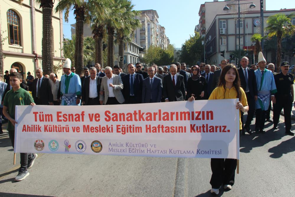 94 Yasindaki Bakkal Abdul Balolsun Manisada Yilin Ahisi Secildi (4)