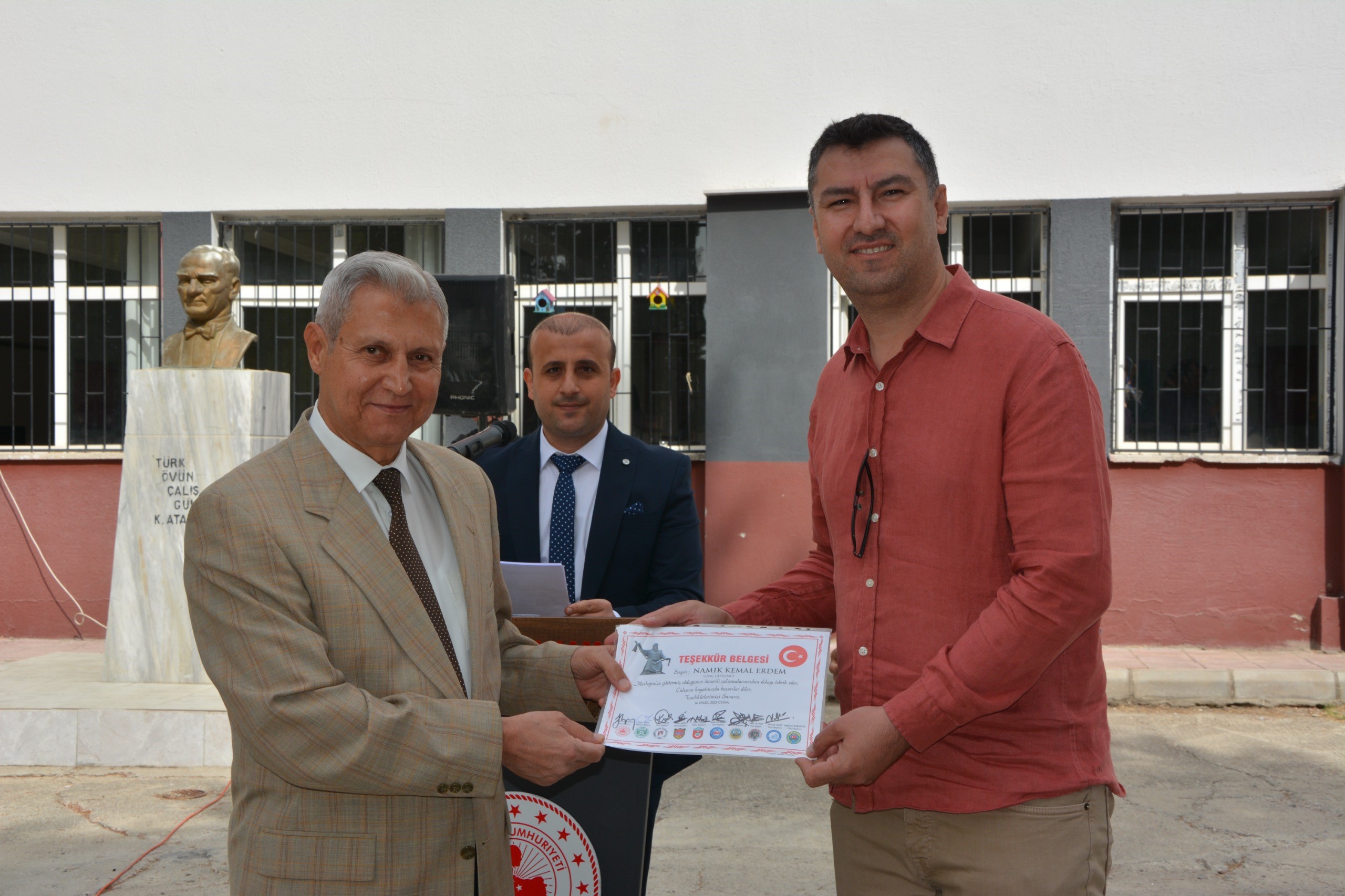 Ahilik Geleneği Demirci’de Can Buldu 39 Yıllık Radyatör Ustası Burhan Bilgin Yılın Ahisi Seçildi (3)