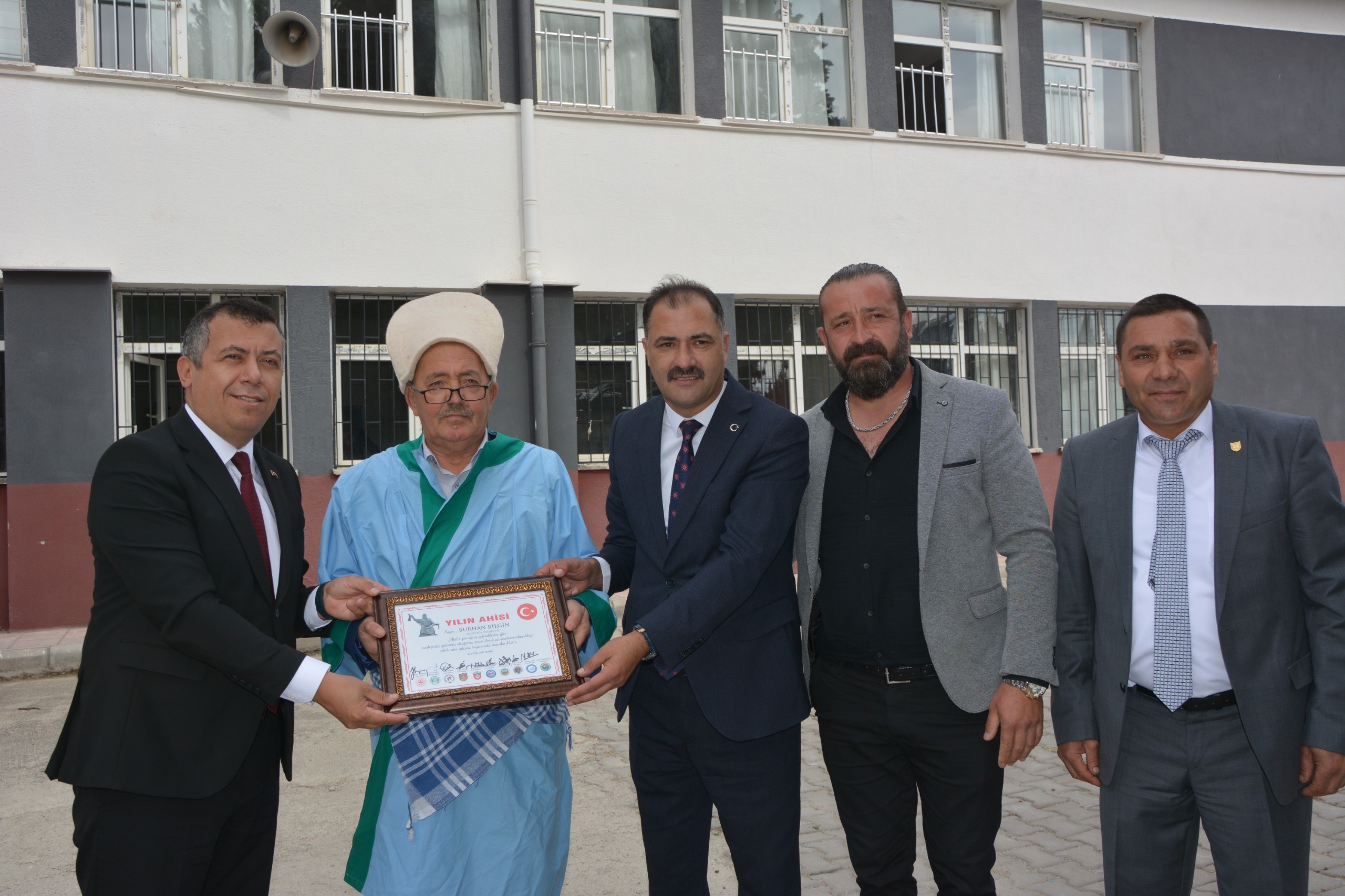 Ahilik Geleneği Demirci’de Can Buldu 39 Yıllık Radyatör Ustası Burhan Bilgin Yılın Ahisi Seçildi (6)