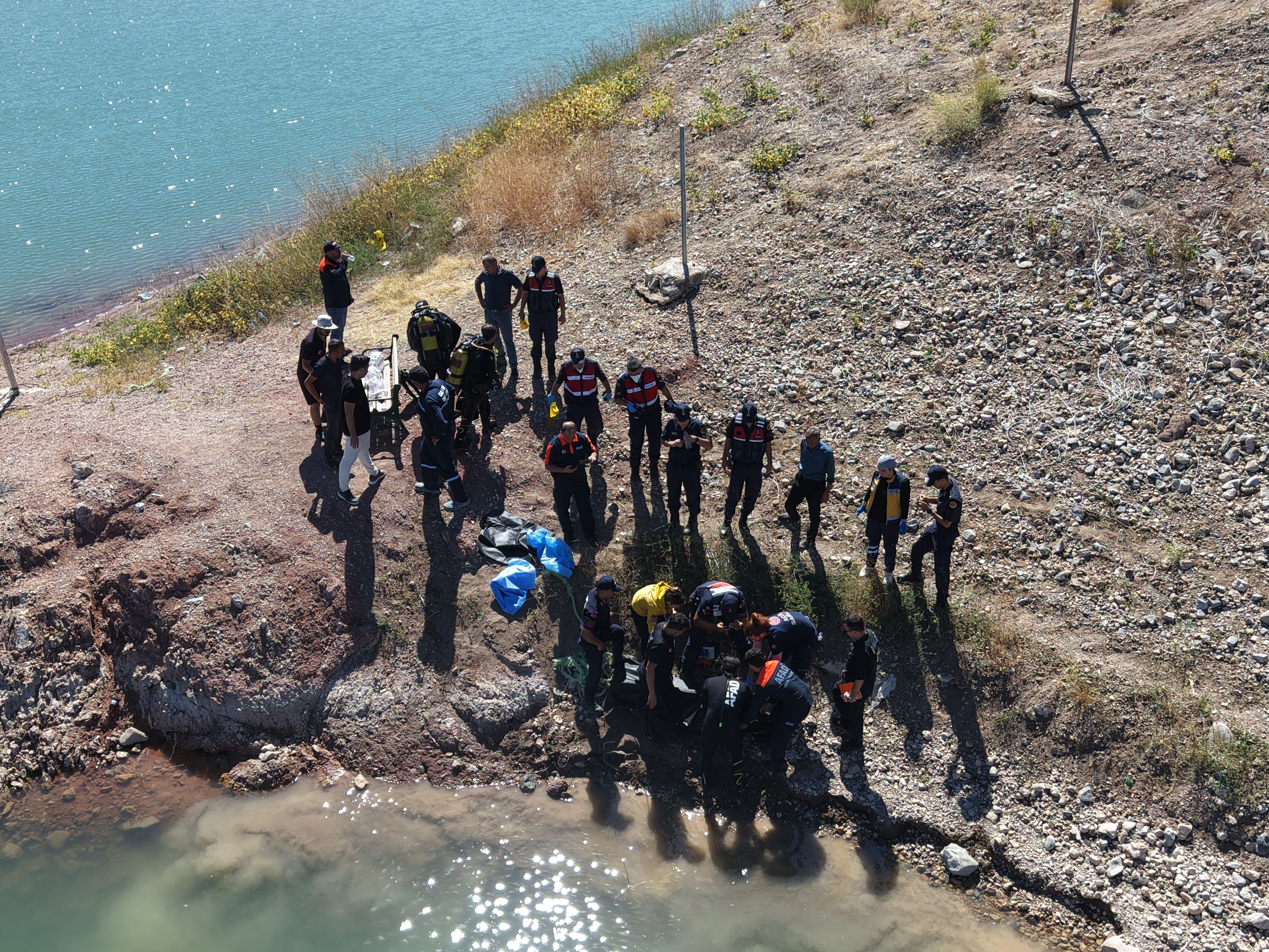 Ailesi Umutla Bekledi, Acı Haber Geldi! Emekli Polisin Cansız Bedeni Bulundu (6)