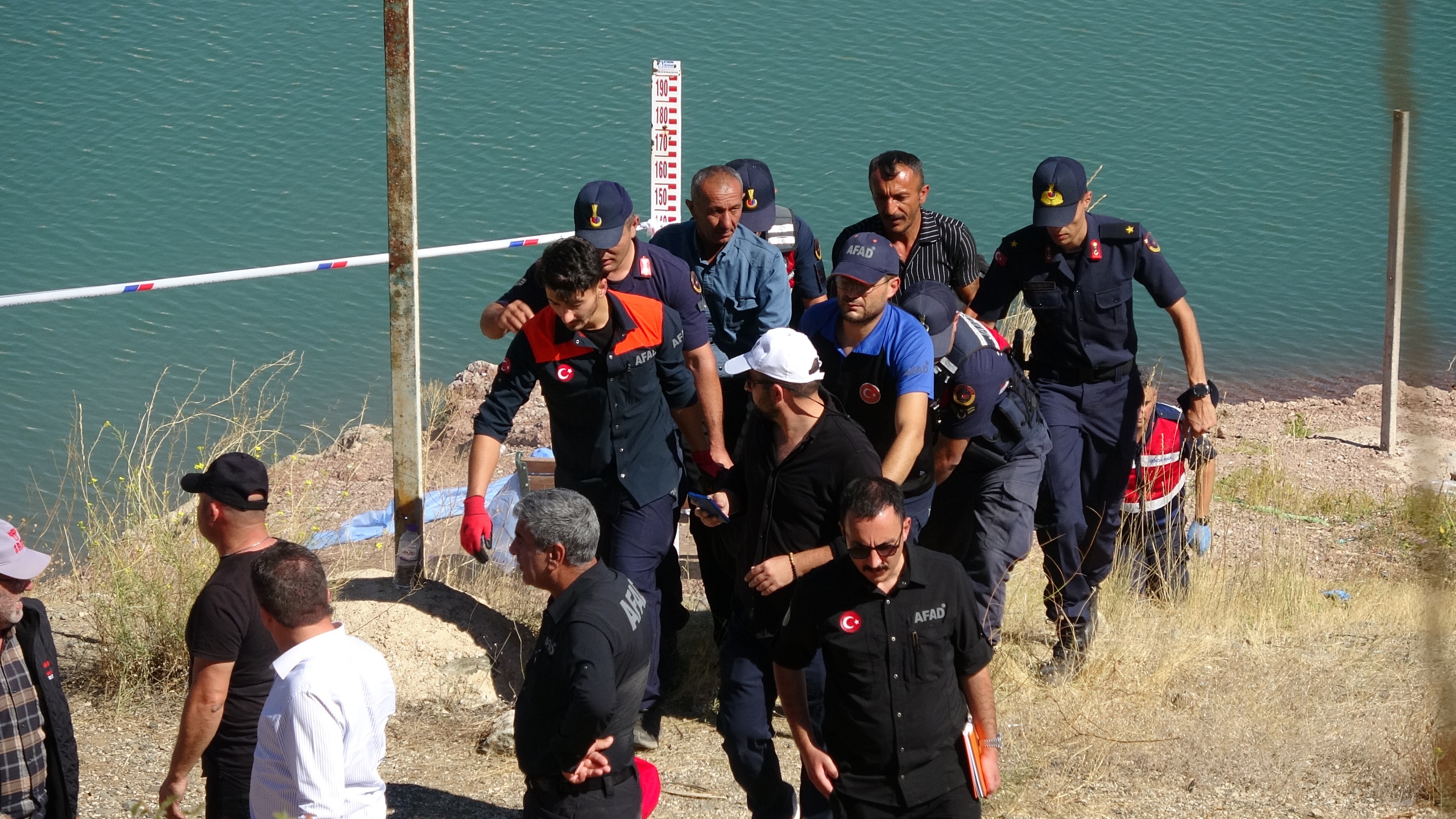 Ailesi Umutla Bekledi, Acı Haber Geldi! Emekli Polisin Cansız Bedeni Bulundu (8)