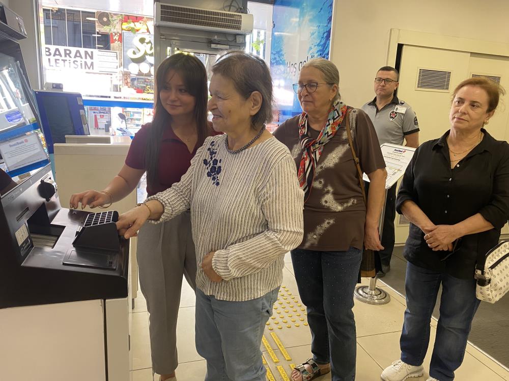 Alasehirde Emekliler Mobil Bankaciligi Ogrendi (2)