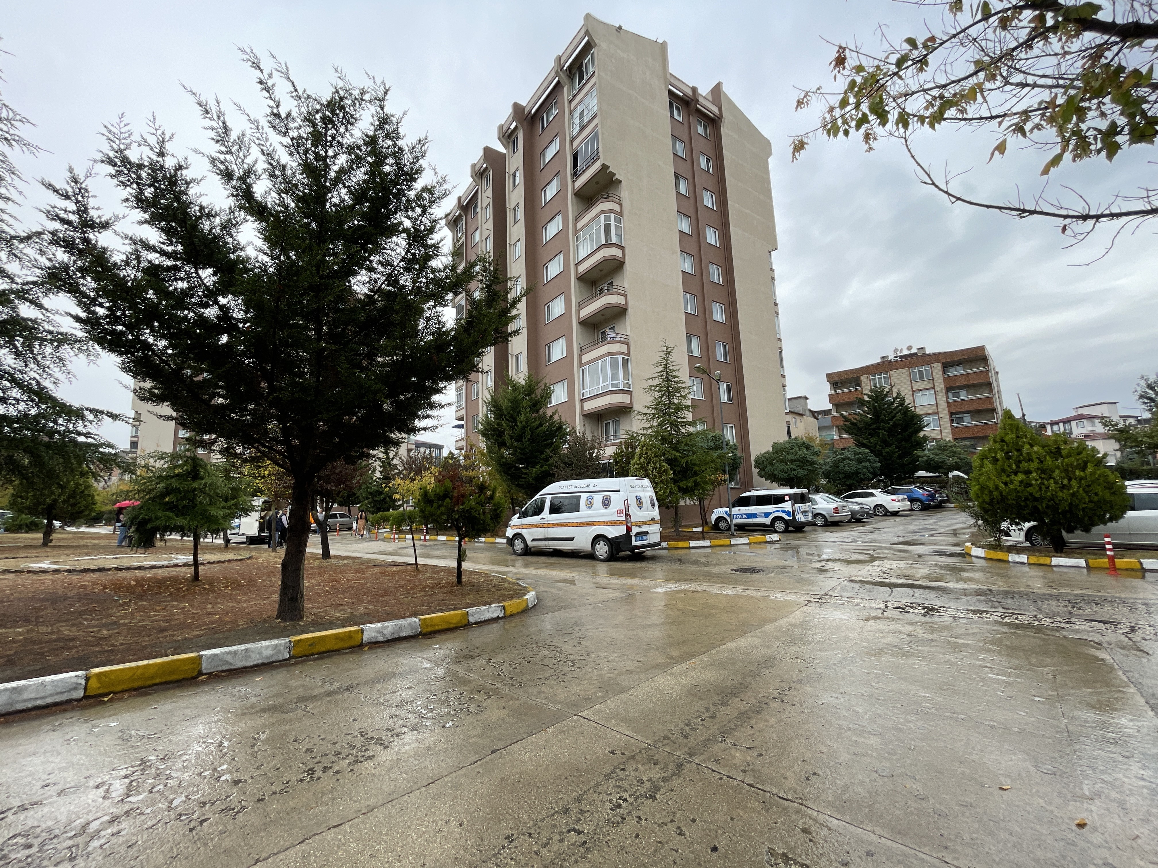 Apartmanın Yangın Merdiveninde Korkunç Olay! 57 Yaşındaki Adam Ölü Bulundu (3)