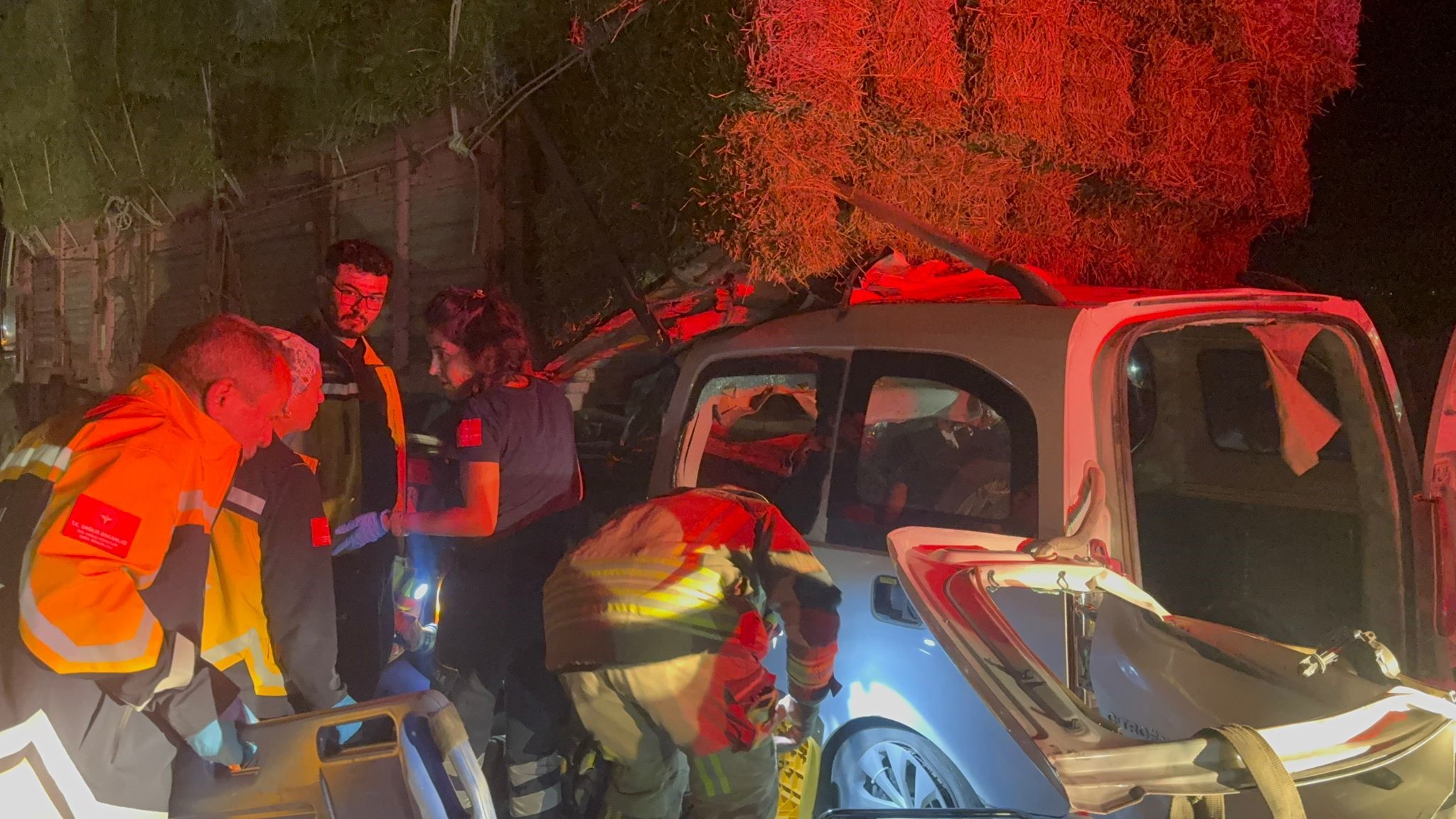 Araç Kamyonun Altına Saplandı! 19 Ve 20 Yaşındaki Gençler Olay Yerinde Öldü (7)