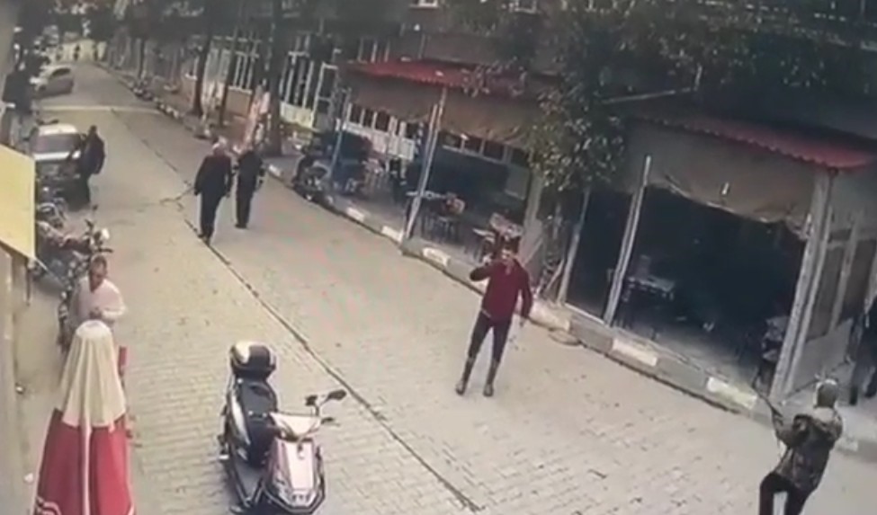 Baba Ve Oğul Kıraathanede Dehşet Saçtı! Silahla Saldırıda 1 Kişi Öldü (3)