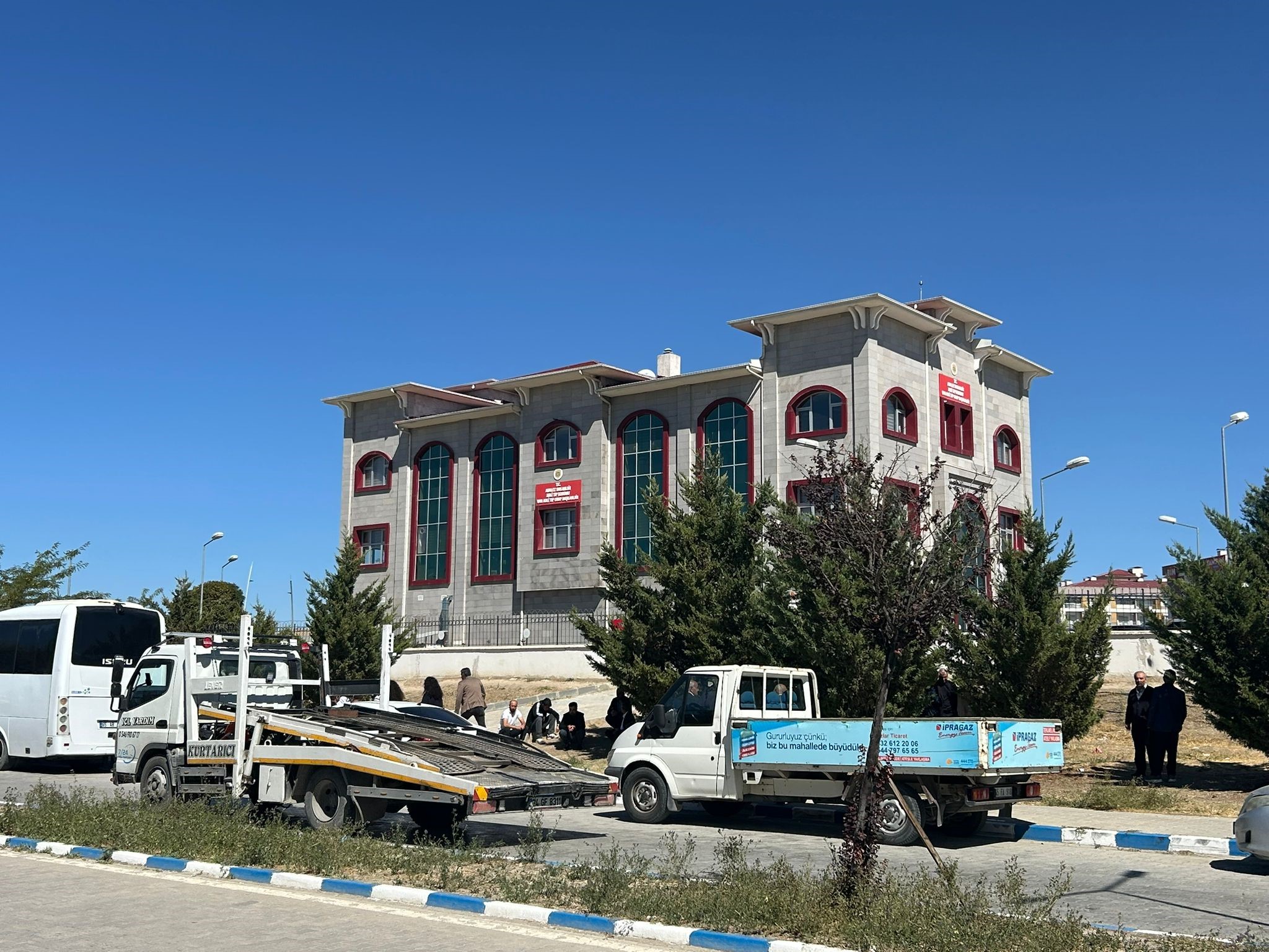 Barışmaya Gittiler, Katledildiler! Anne Ve Iki Oğul Yan Yana Toprağa Verildi (2)