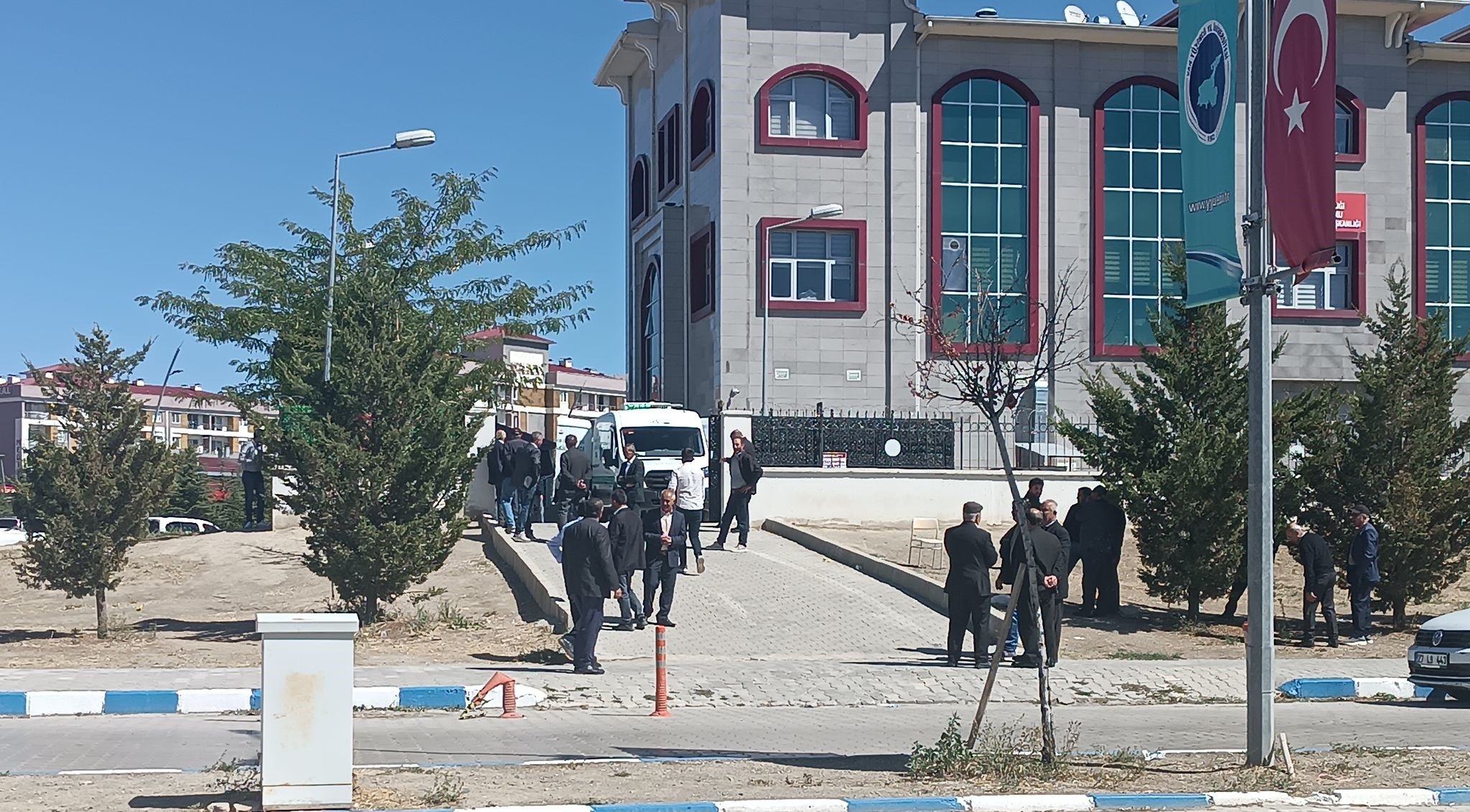 Barışmaya Gittiler, Katledildiler! Anne Ve Iki Oğul Yan Yana Toprağa Verildi (5)