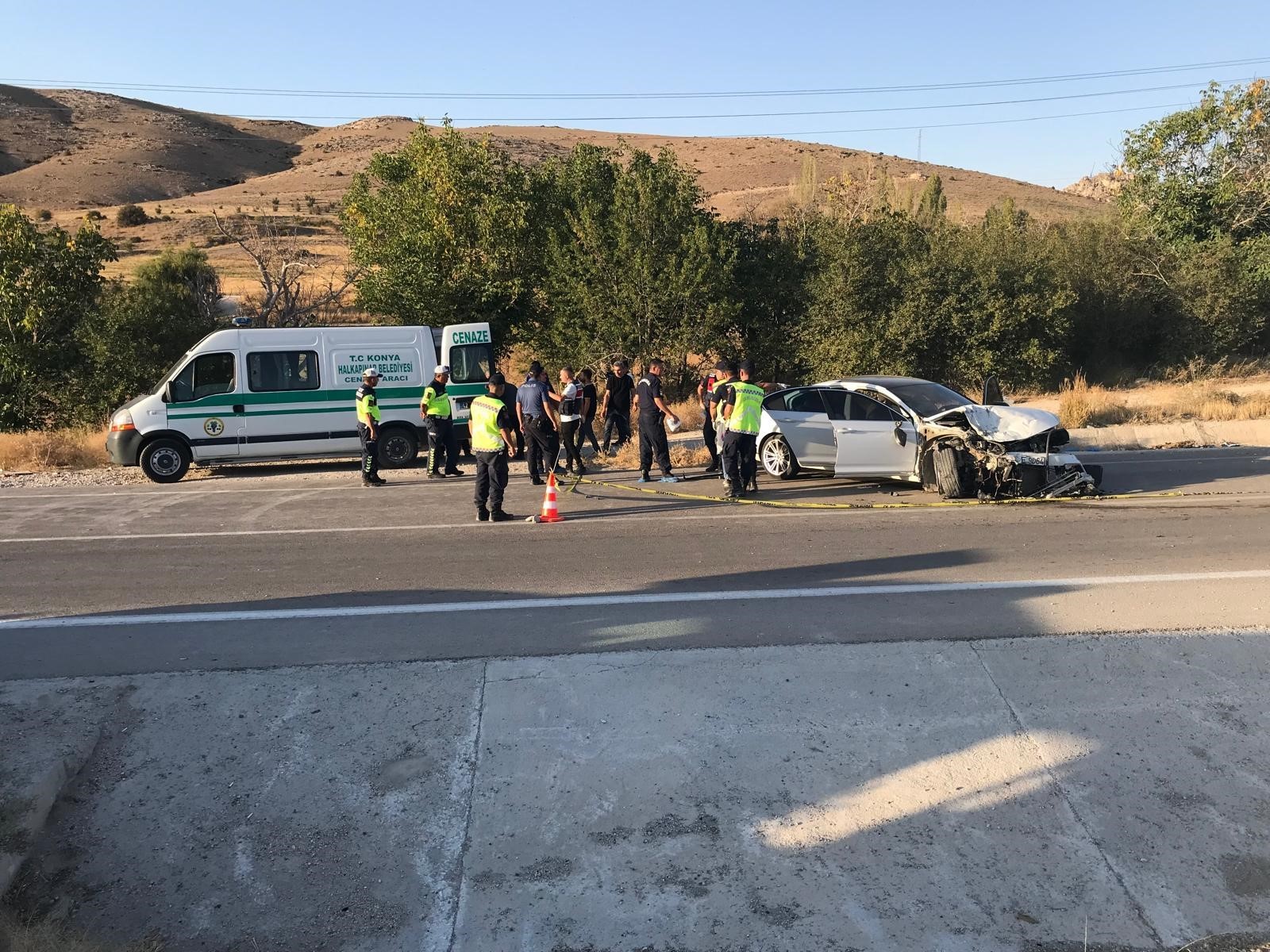 Bir Aile Yok Oldu Dis Tedavisinden Donerken Feci Kazada Ikizlerini Kaybettiler (3)