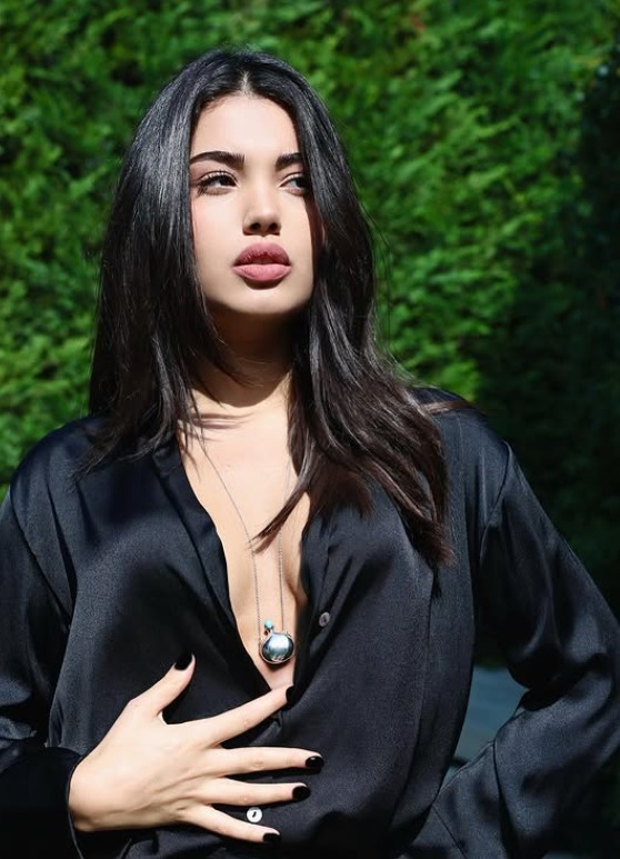 Çarpıntı dizisi Aslı'sı Lizge Cömert'in estetikli mi tartışmaları, doğal görünümü ve 1.64 metre olan boyu hakkında merak edilenler.