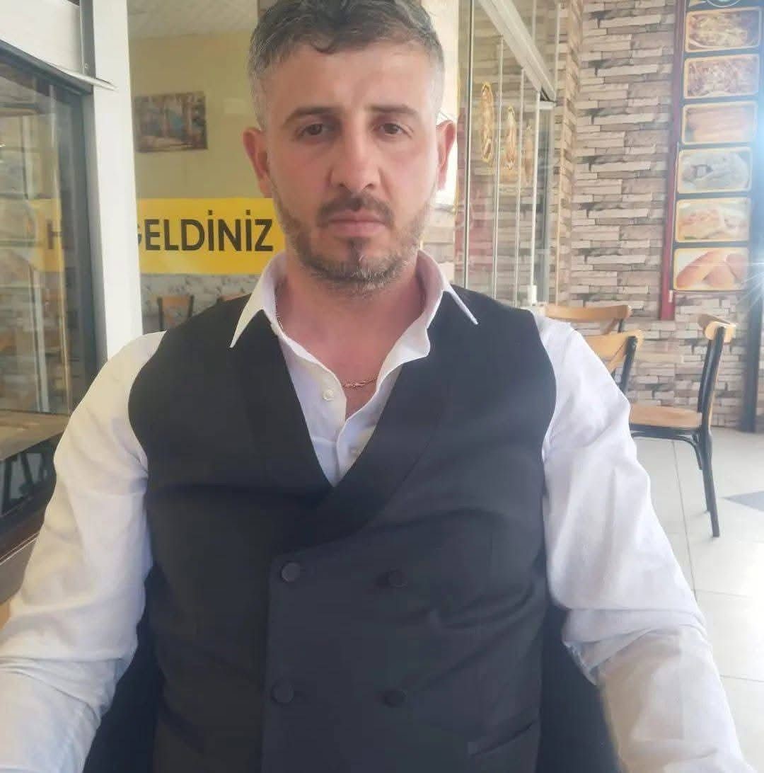 Cinayet Anı Kamerada! Boğazından Bıçak Darbesi Alan Adam Hayatını Kaybetti (2)