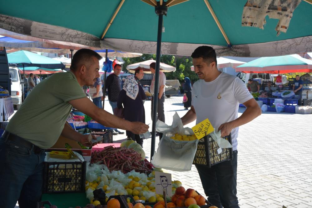 Demircide Vatandaslara Kolaylik Saglanacak Semt Pazari Kuruldu (2)