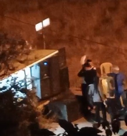 Düğününde Arbede Gelin Ve Damat Arasında Sandalyeler Havada Uçtu (2)