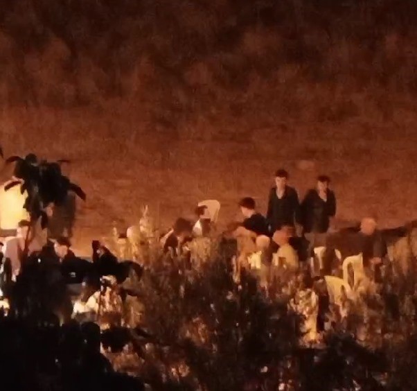 Düğününde Arbede Gelin Ve Damat Arasında Sandalyeler Havada Uçtu (3)