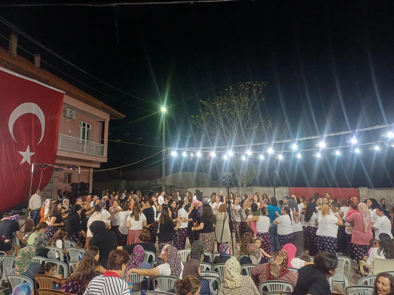 E8520Cb9 4B76 4681 89C3 73A9223A1Eef