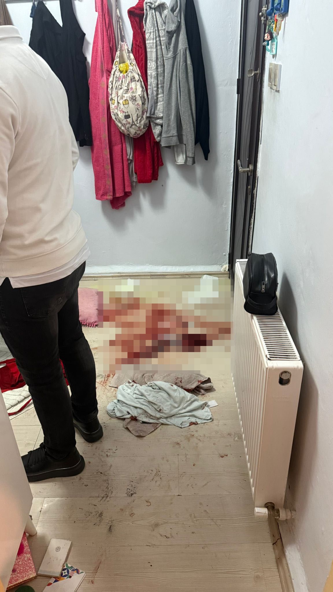 Evde Kanlı Saldırı! Genç Kadın Komşusu Tarafından 17 Kez Bıçaklandı (2)