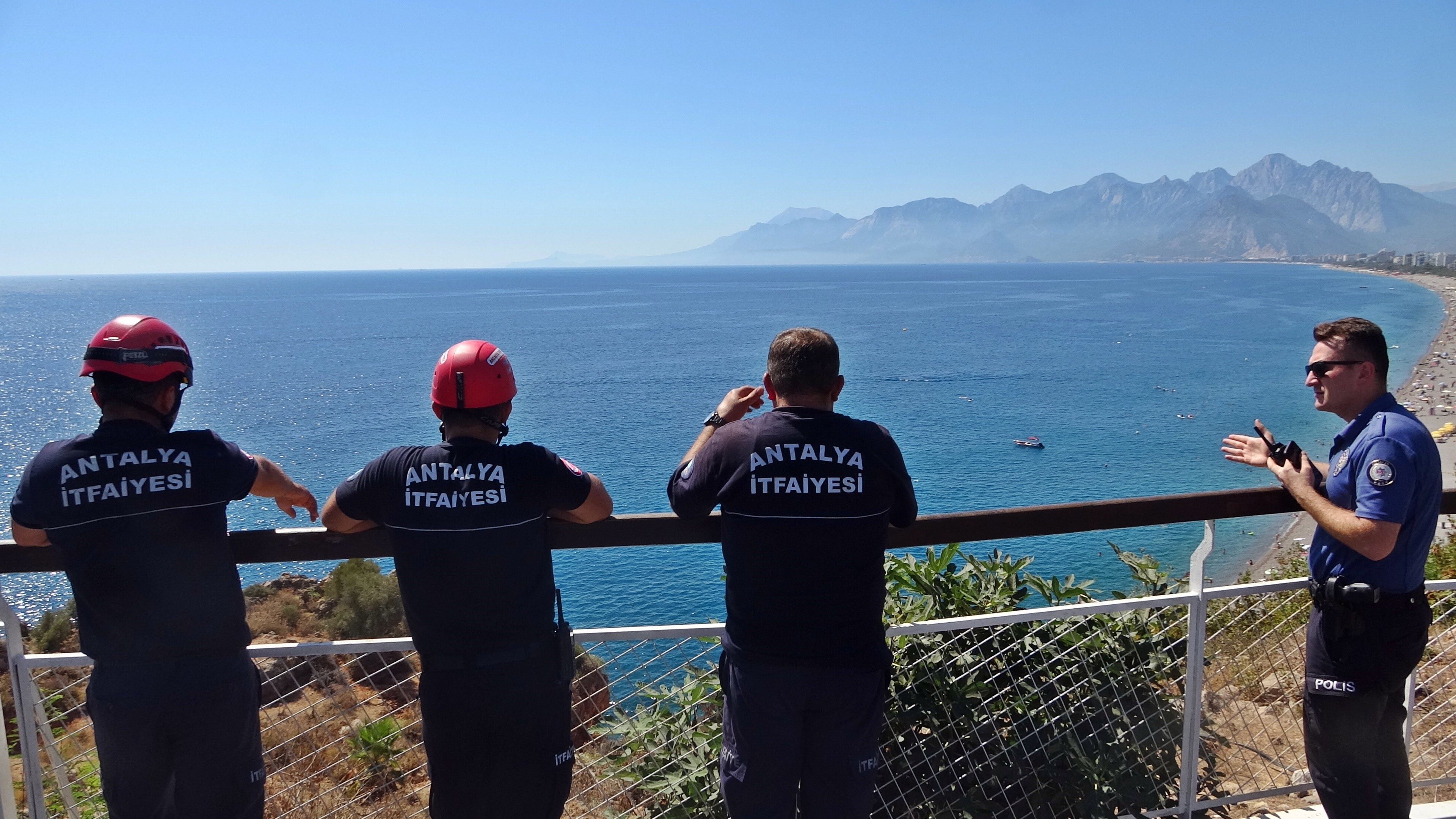 Falezlerde Ölümle Burun Buruna! ‘Atlarsan Karakola Götürürüm’ Diyerek Ikna Ettiler (4)