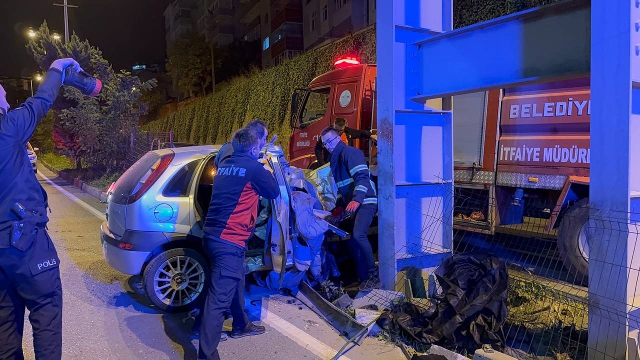 Gece Yarısı Faciaya Döndü Kontrolden Çıkan Araç, 2 Genci Hayattan Kopardı (2)
