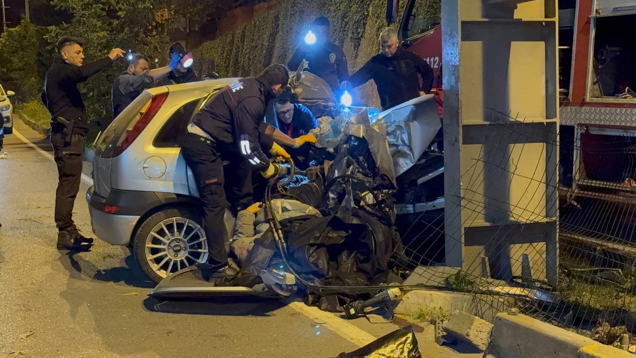 Gece Yarısı Faciaya Döndü Kontrolden Çıkan Araç, 2 Genci Hayattan Kopardı (6)
