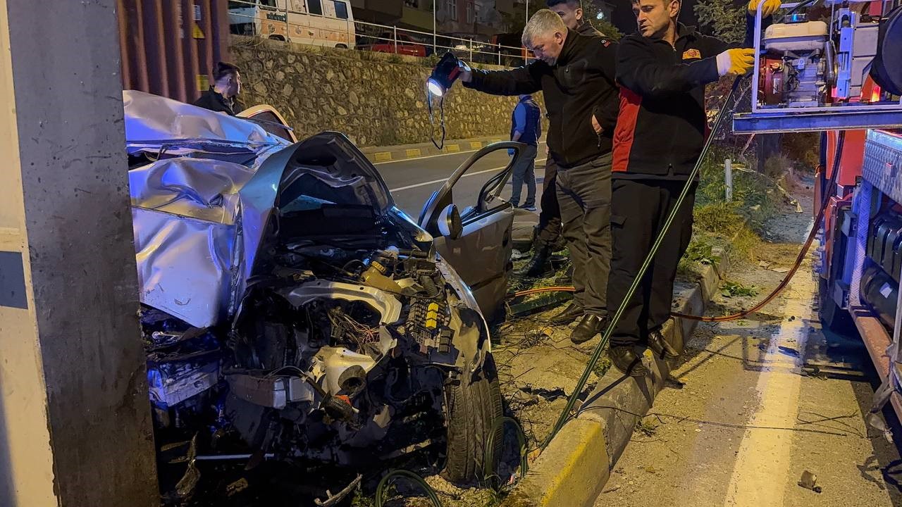 Gece Yarısı Faciaya Döndü Kontrolden Çıkan Araç, 2 Genci Hayattan Kopardı (8)