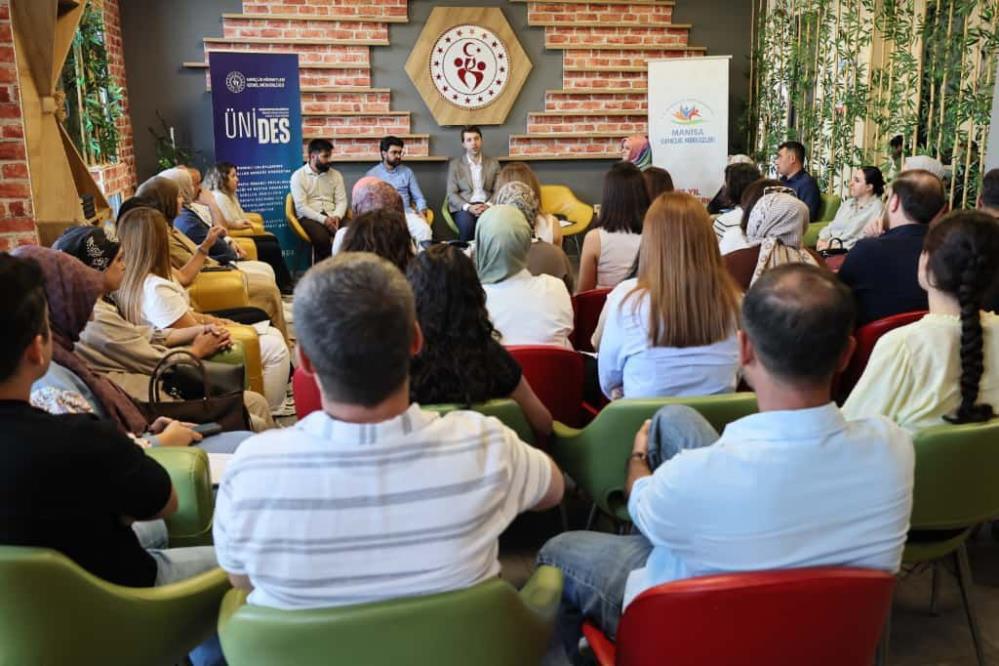 Genclik Hizmetleri Genel Muduru Efendioglu Manisada Genclerle Bulustu (1)