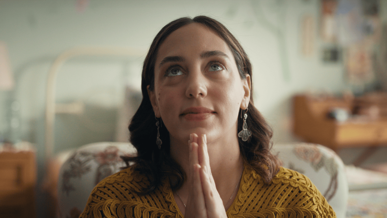 Gupse Ozay Kerem Bursin Oyku Karayel Mavi Dolunay Otel