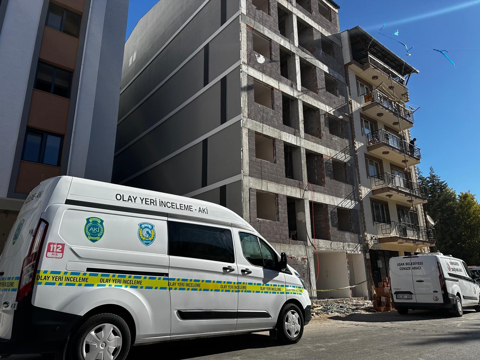 İnşaatta Korkunç Ölüm 4. Kattan Düşen Işçi Hayatını Kaybetti (4)