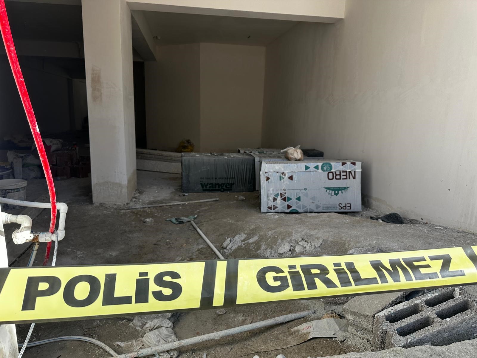 İnşaatta Korkunç Ölüm 4. Kattan Düşen Işçi Hayatını Kaybetti (5)