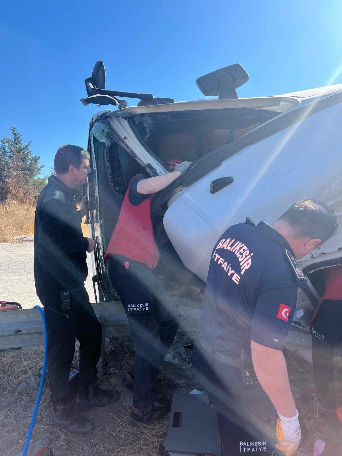 Kahreden Kaza! Direksiyon Hakimiyetini Kaybetti, Canından Oldu (2)