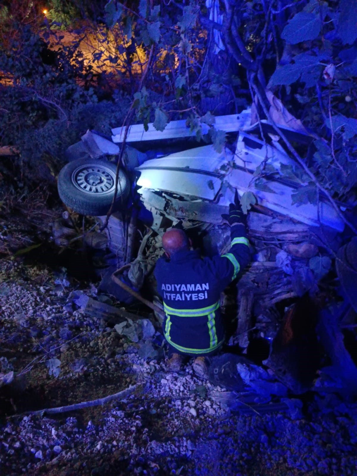 Katliam Gibi Kaza! Otomobil Otobüse Çarptı, Aynı Aileden 4 Kayıp (2)-1