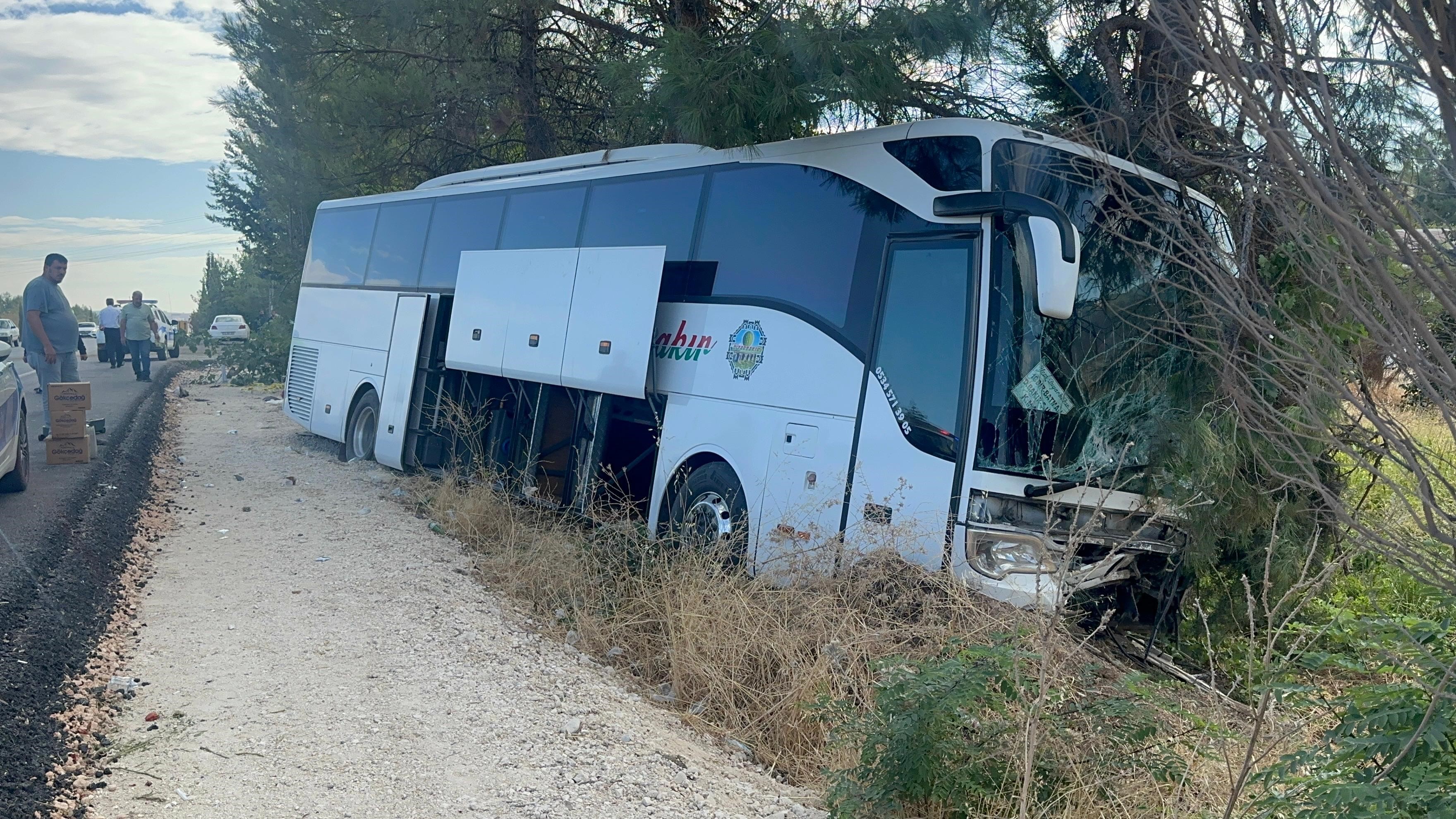 Katliam Gibi Kaza! Otomobil Otobüse Çarptı, Aynı Aileden 4 Kayıp (3)