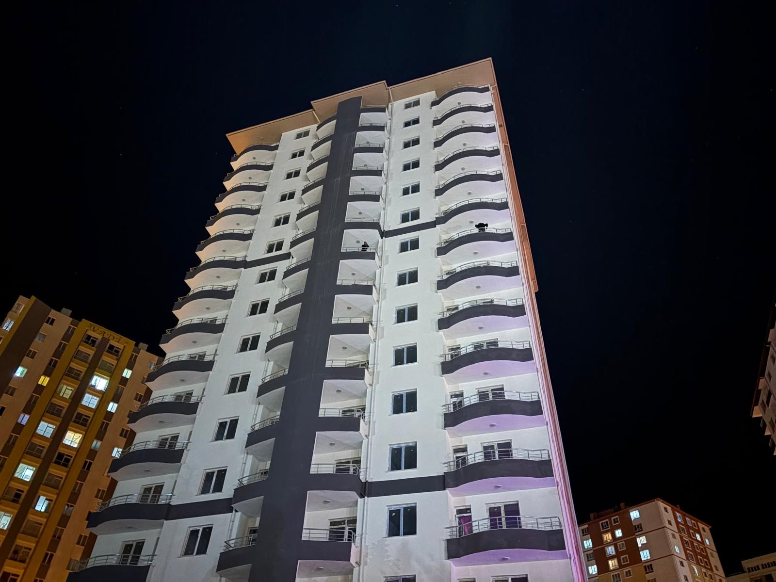 Korku Dolu Anlar! Parasını Alamayan Işçi, Inşaatın 8. Katına Çıktı (3)