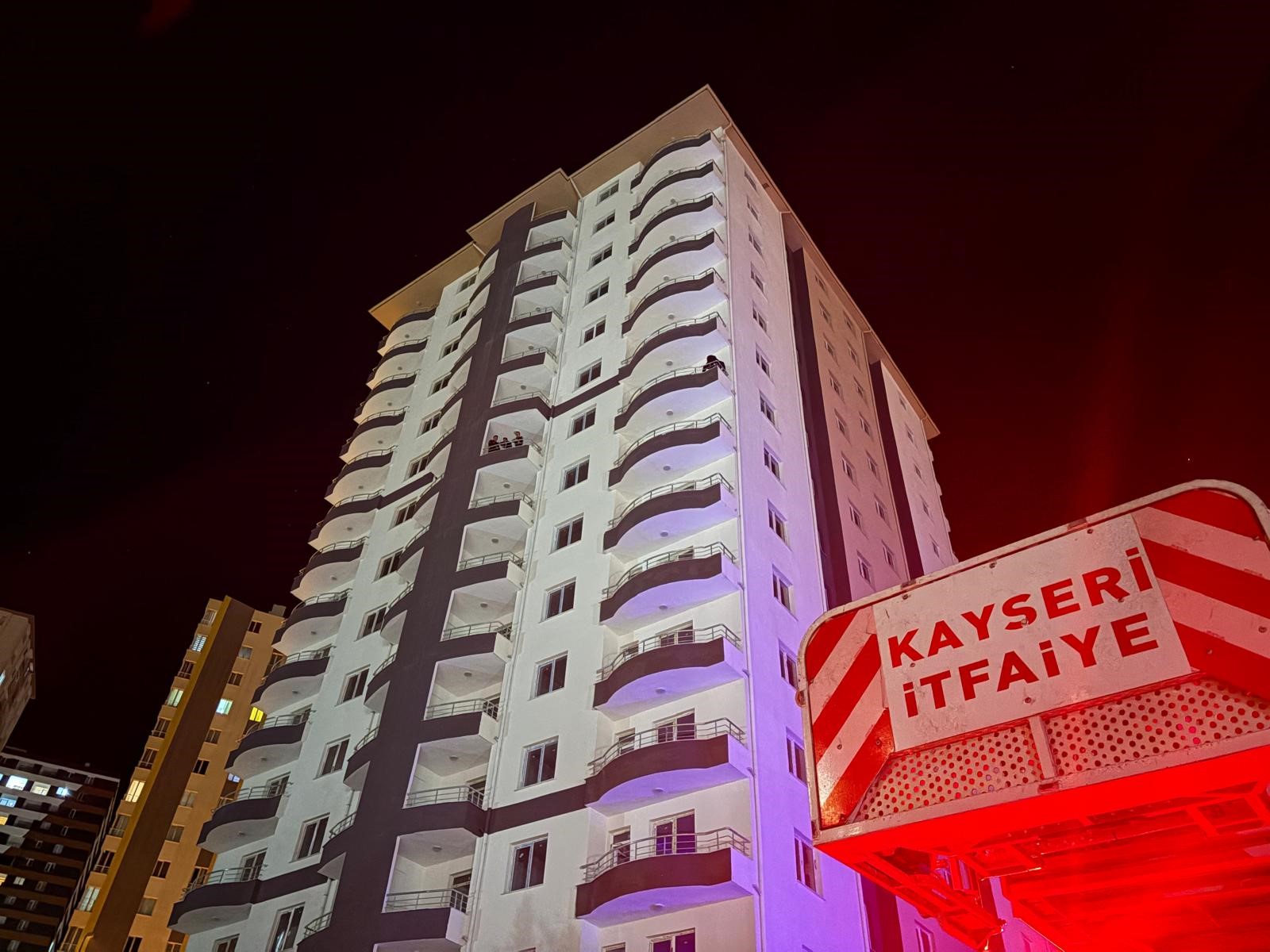 Korku Dolu Anlar! Parasını Alamayan Işçi, Inşaatın 8. Katına Çıktı (6)