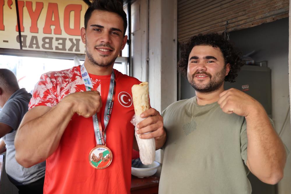 Kozanli Kasap Denizcan Ucar Dunya Ucuncusu Oldu (2)