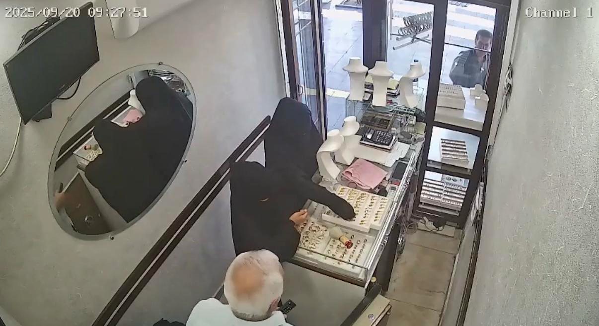 Kuyumcu Şaşırtan Soygun 6 Kadın 2,5 Kilo Altınları Alıp Kaçtı (2)
