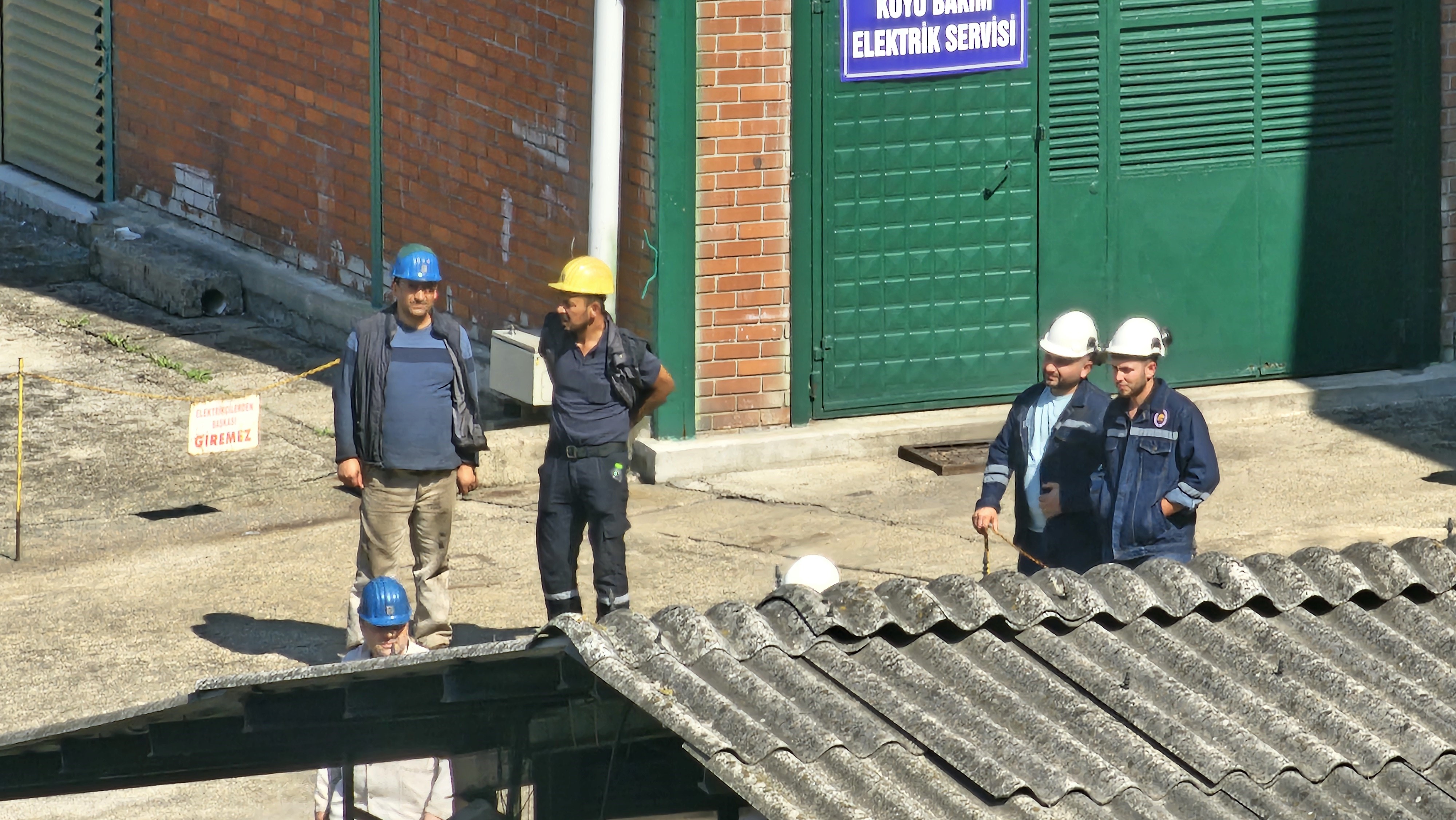 Maden Ocağında Göçük 5 Işçiden 4’Ü Kurtarıldı, 1’I Yer Altında! (7)