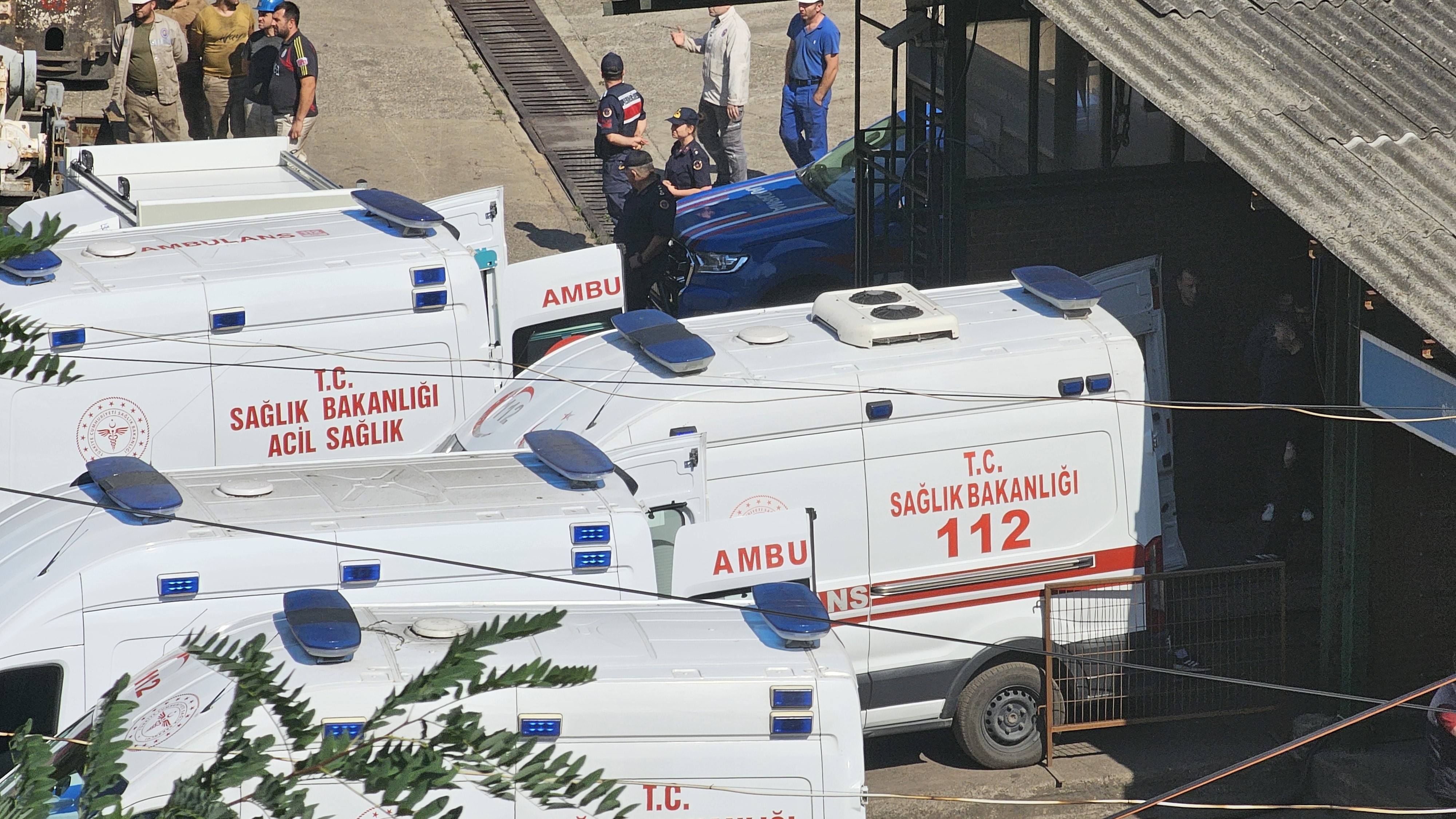 Maden Ocağında Göçük 5 Işçiden 4’Ü Kurtarıldı, 1’I Yer Altında! (8)