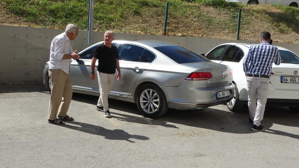 Malatyada Direksiyon Basinda Kalp Krizi Geciren Sahis 7 Araca Carpti (3)