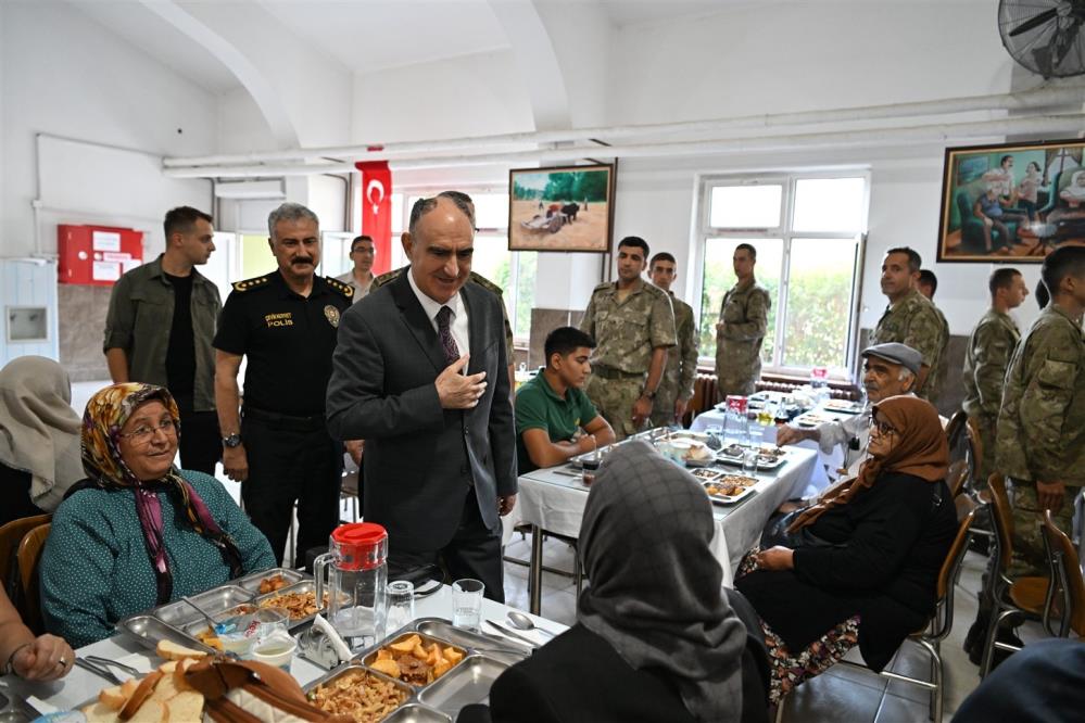 Manisa’da 19 Eylül Gaziler Günü’nde Şehit Yakınları Ve Gaziler Ağırlandı (2)