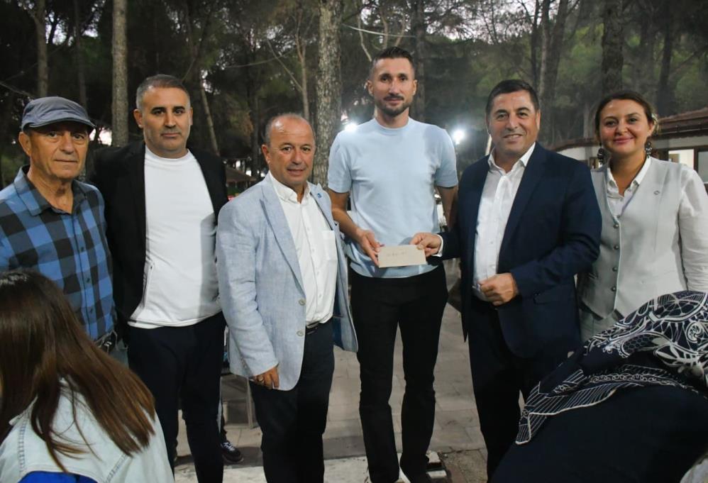 Manisada Sampiyonluk Coskusu Birlik Ve Beraberlikle Kutlandi (3)