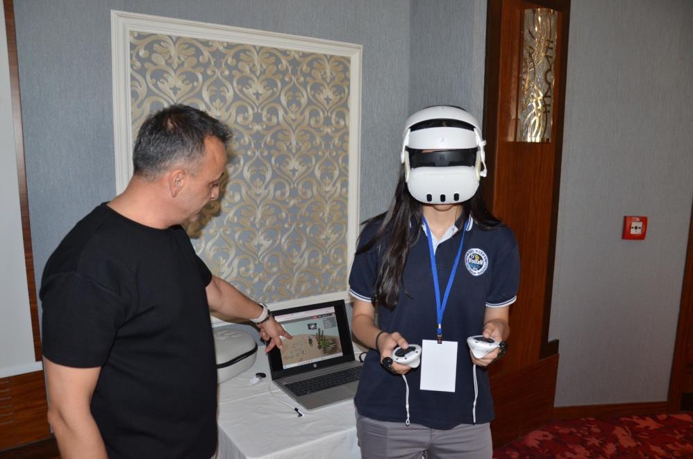 Manisali Ogrenciler Metaverse Tabanli Egitimle Avrupadaki Akranlariyla Bulustu (2)