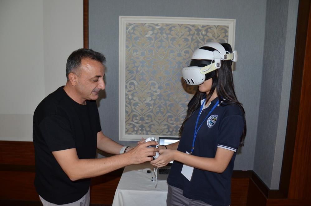 Manisali Ogrenciler Metaverse Tabanli Egitimle Avrupadaki Akranlariyla Bulustu (3)