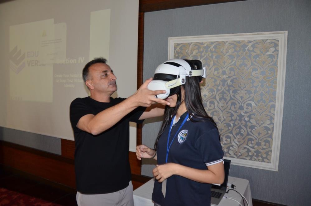 Manisali Ogrenciler Metaverse Tabanli Egitimle Avrupadaki Akranlariyla Bulustu (4)