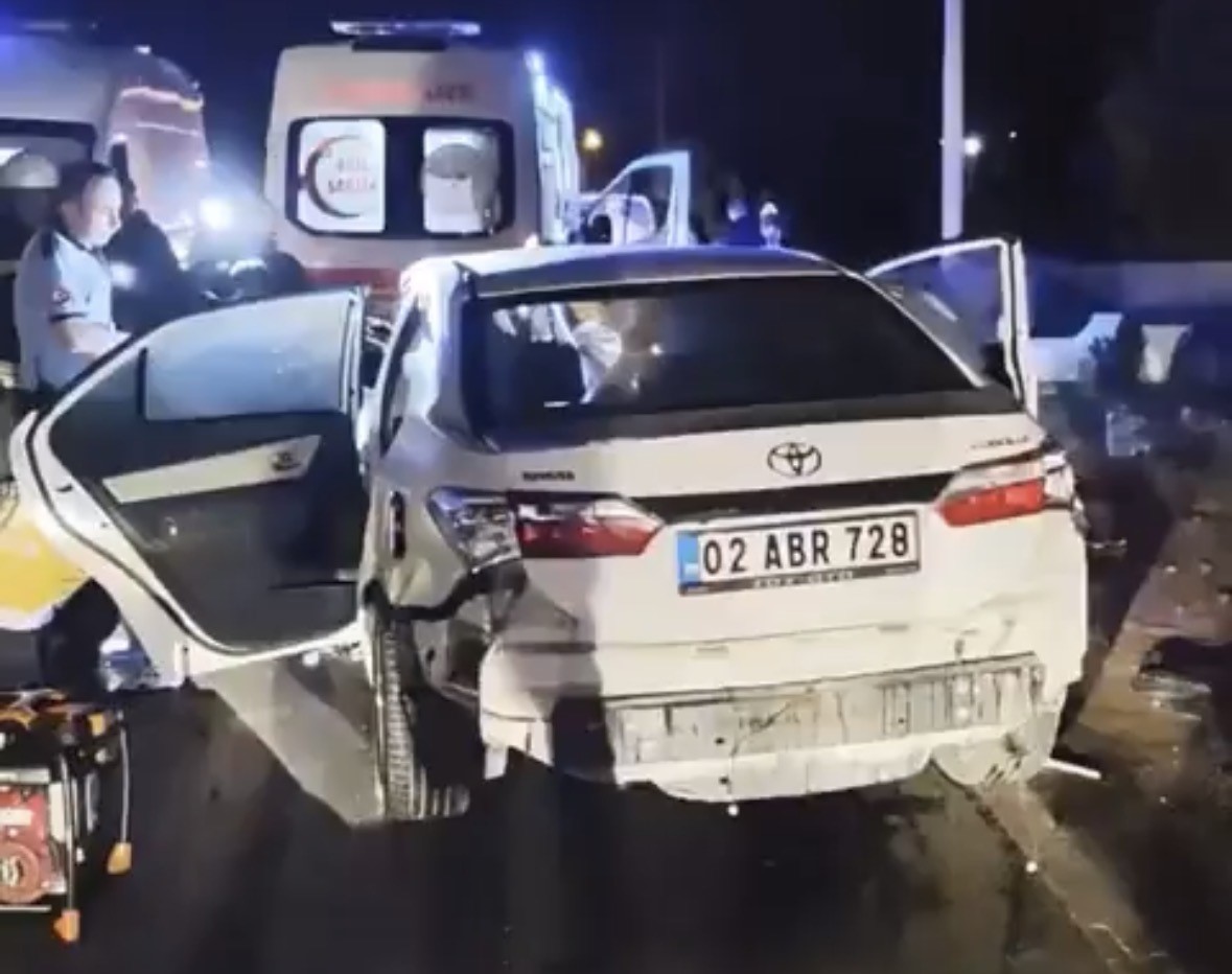 Metrelerce Savrulan Araçlar, Korkunç Son 1 Ölü, 3 Ağır Yaralı (4)