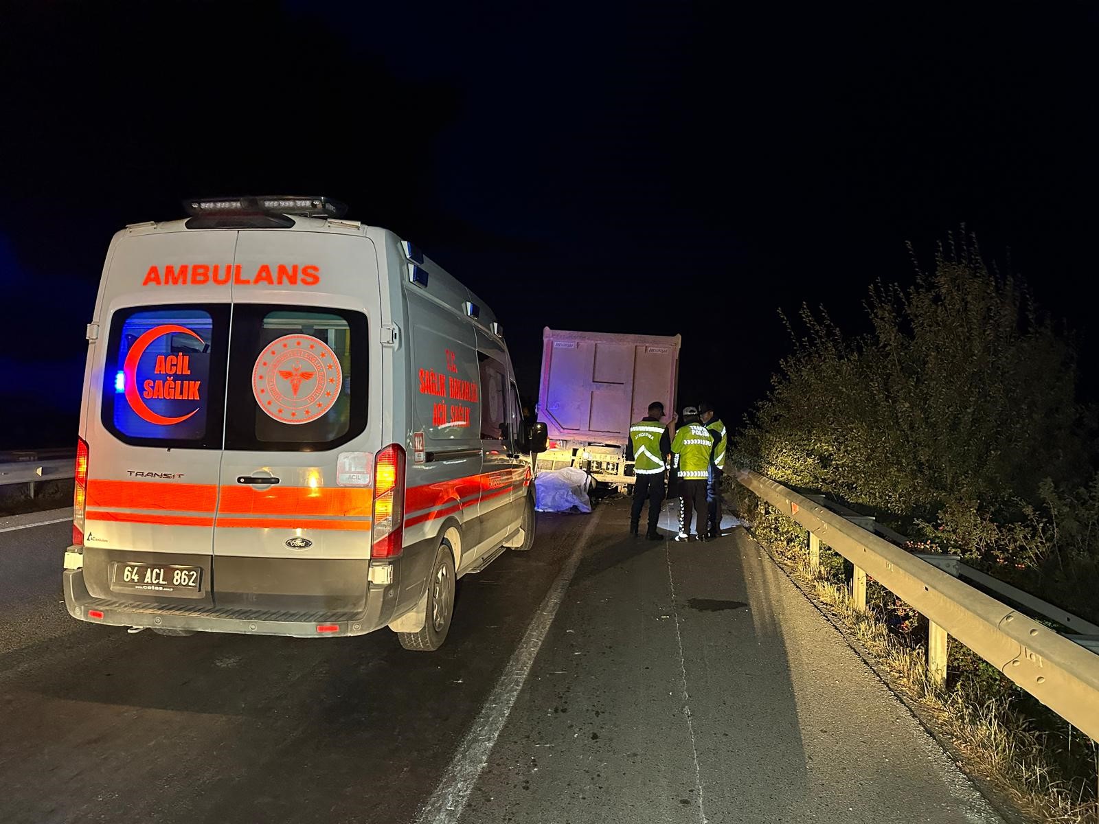 Motosikletlinin Son Yolculuğu! Yolda Bekleyen Kamyona Arkadan Çarptı, Canından Oldu (3)