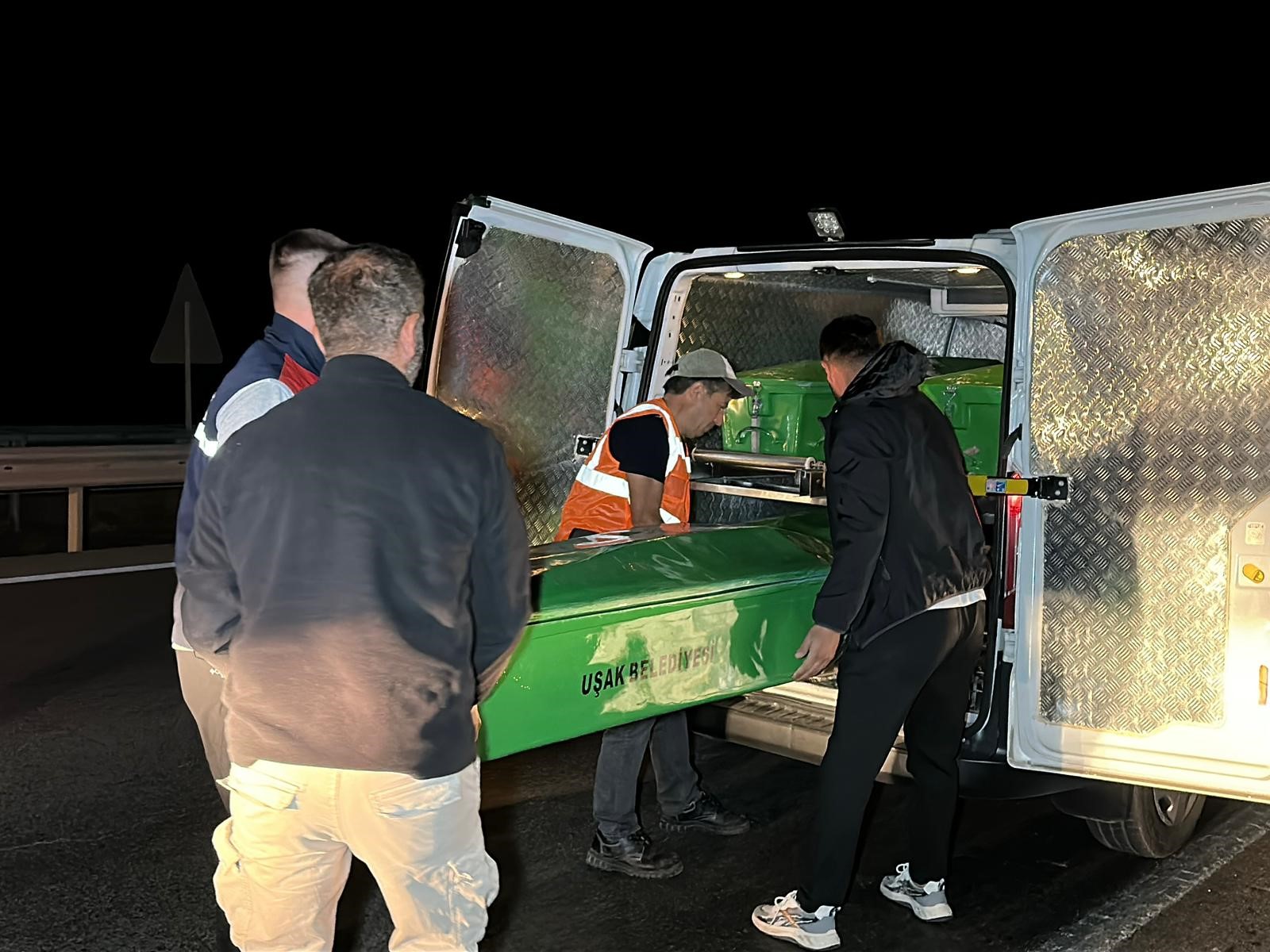 Motosikletlinin Son Yolculuğu! Yolda Bekleyen Kamyona Arkadan Çarptı, Canından Oldu (8)